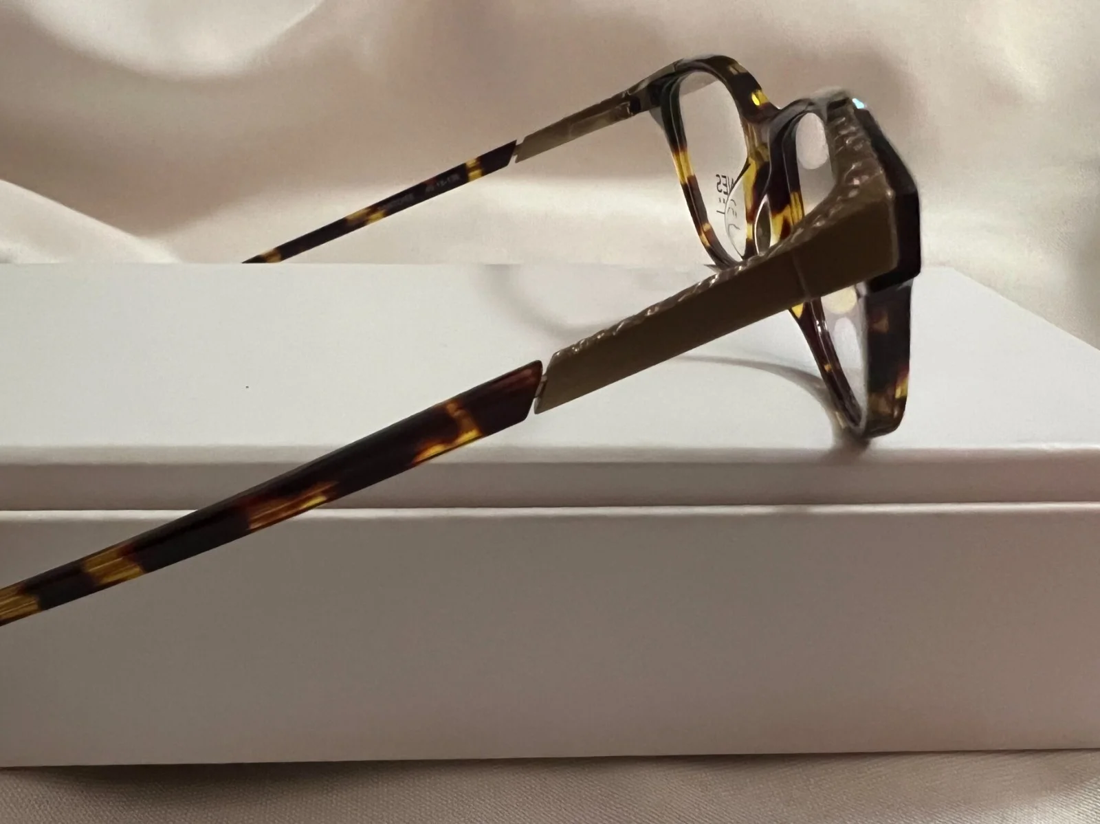 JONES New York J239 Brown Tortoise Plastic Eyeglasses Petite Frame 49-15-135 3
