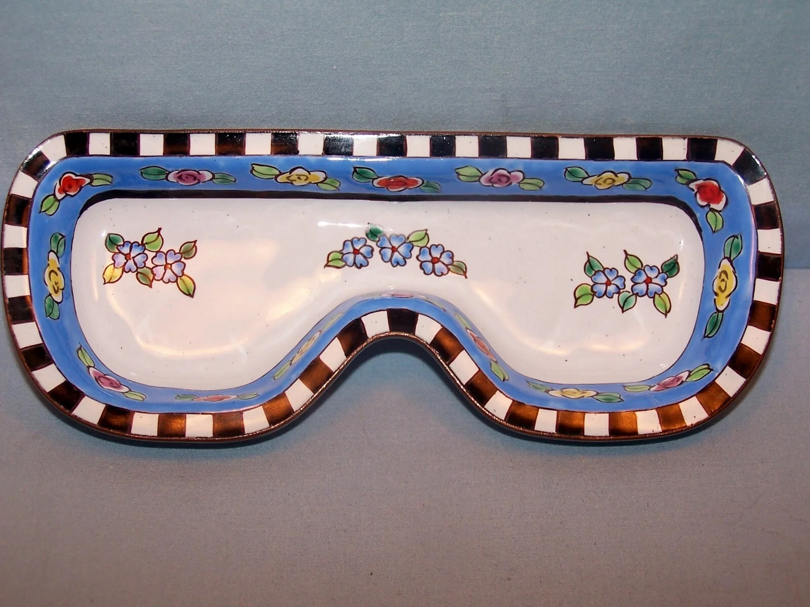 Kelvin Chen Enamelware Eyeglass Holder Dish Tray CHECKED POSIES with Copper Edge