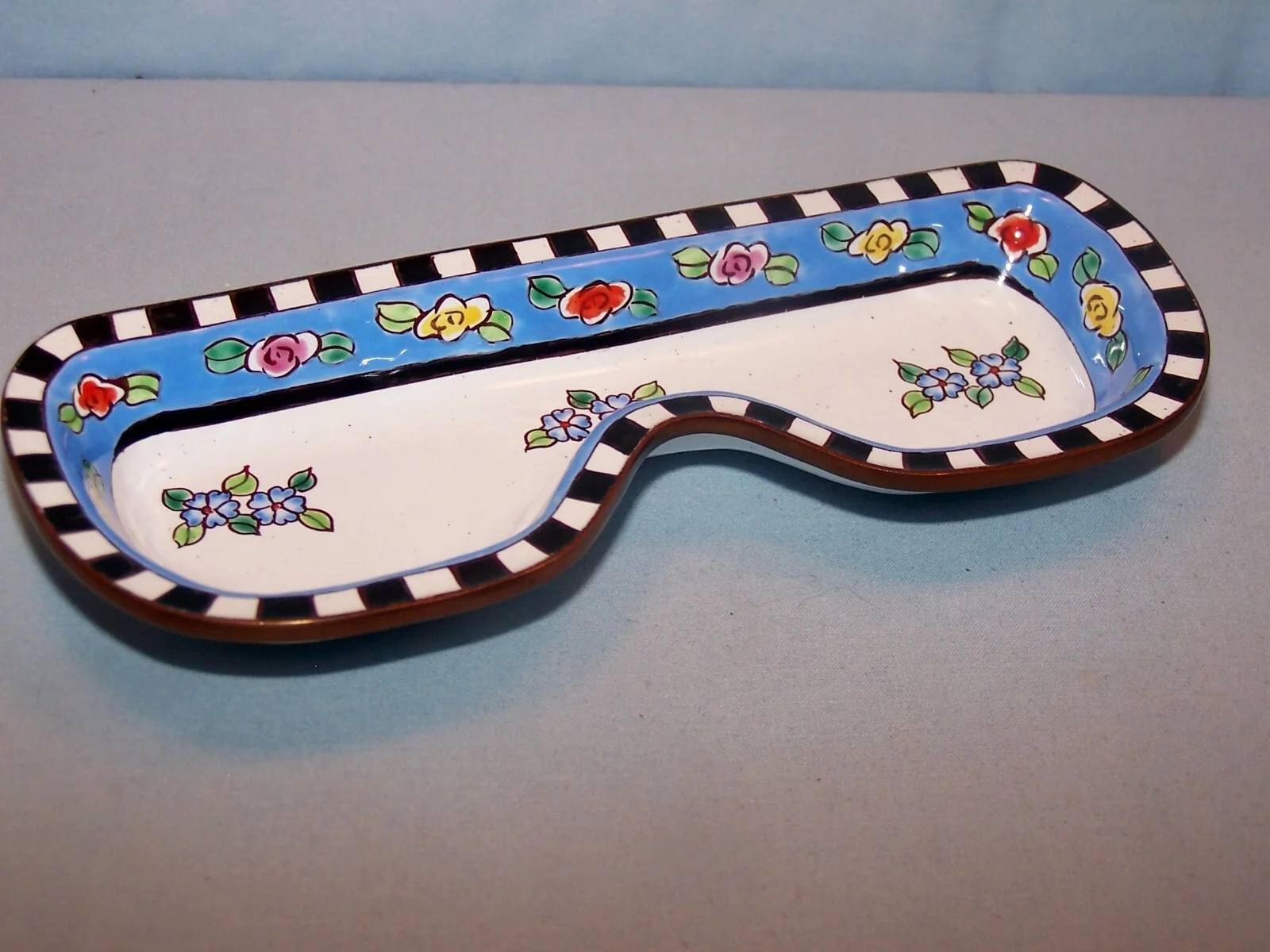 Kelvin Chen Enamelware Eyeglass Holder Dish Tray CHECKED POSIES with Copper Edge 2