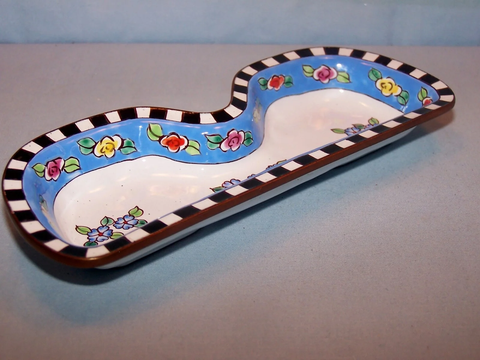 Kelvin Chen Enamelware Eyeglass Holder Dish Tray CHECKED POSIES with Copper Edge 3