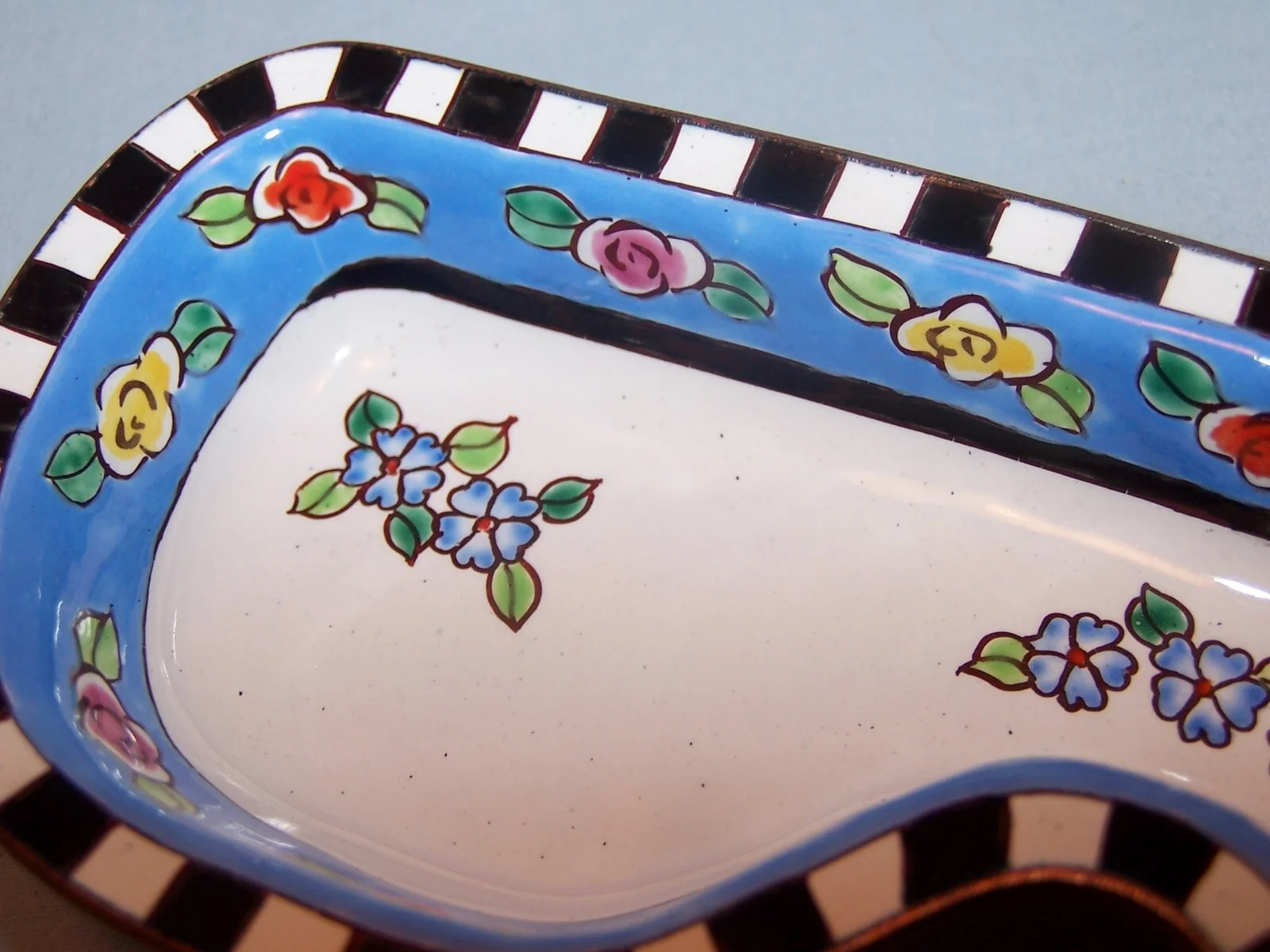 Kelvin Chen Enamelware Eyeglass Holder Dish Tray CHECKED POSIES with Copper Edge 4