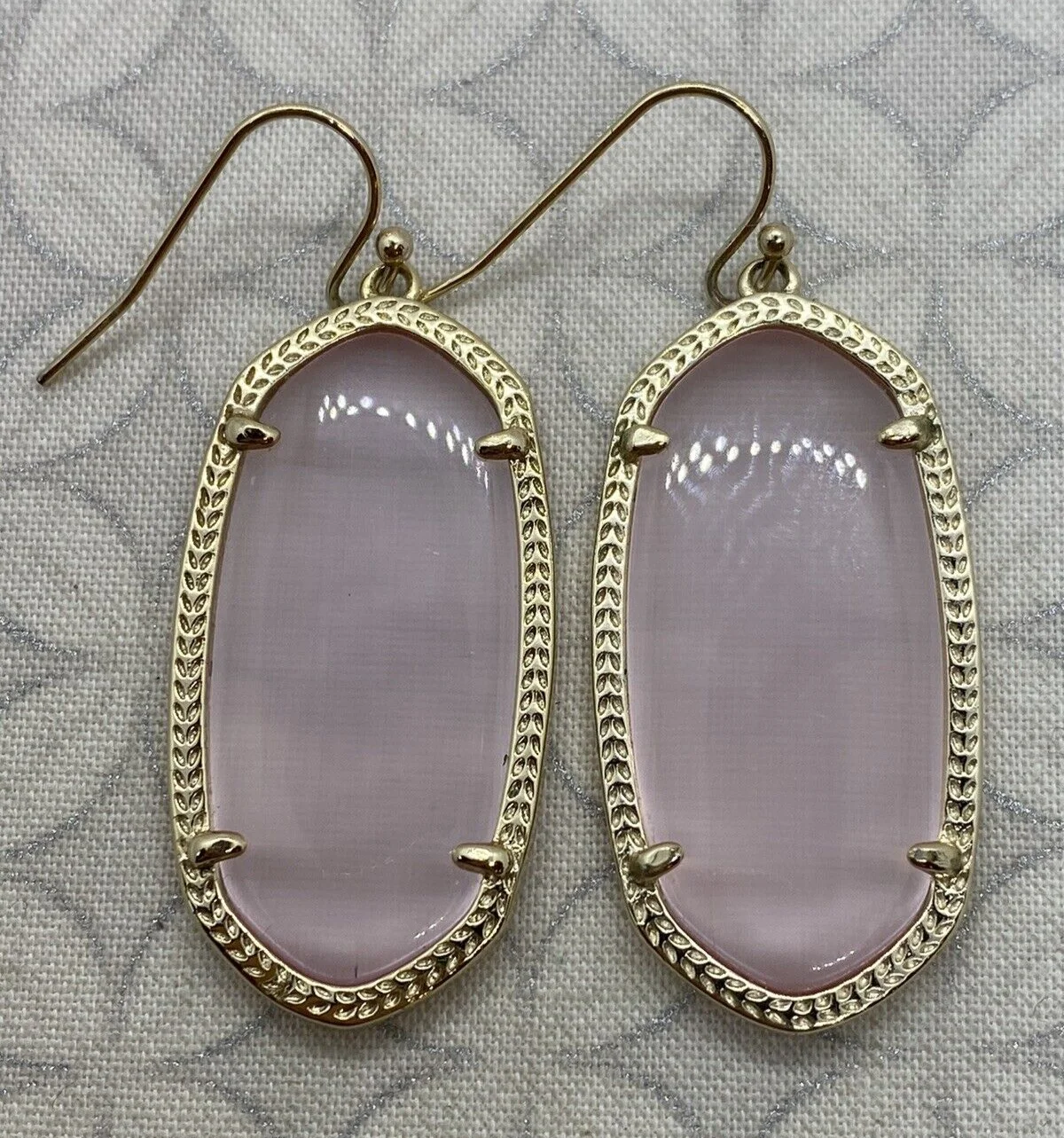 Kendra Scott Light pink cat 1