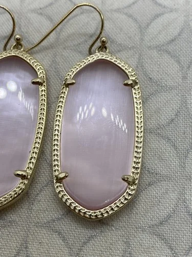 Kendra Scott Light pink cat 3