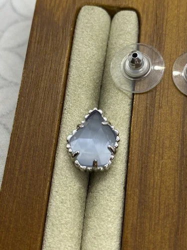 Kendra Scott Tessa stud earrings Silver Tone Slate cat 2