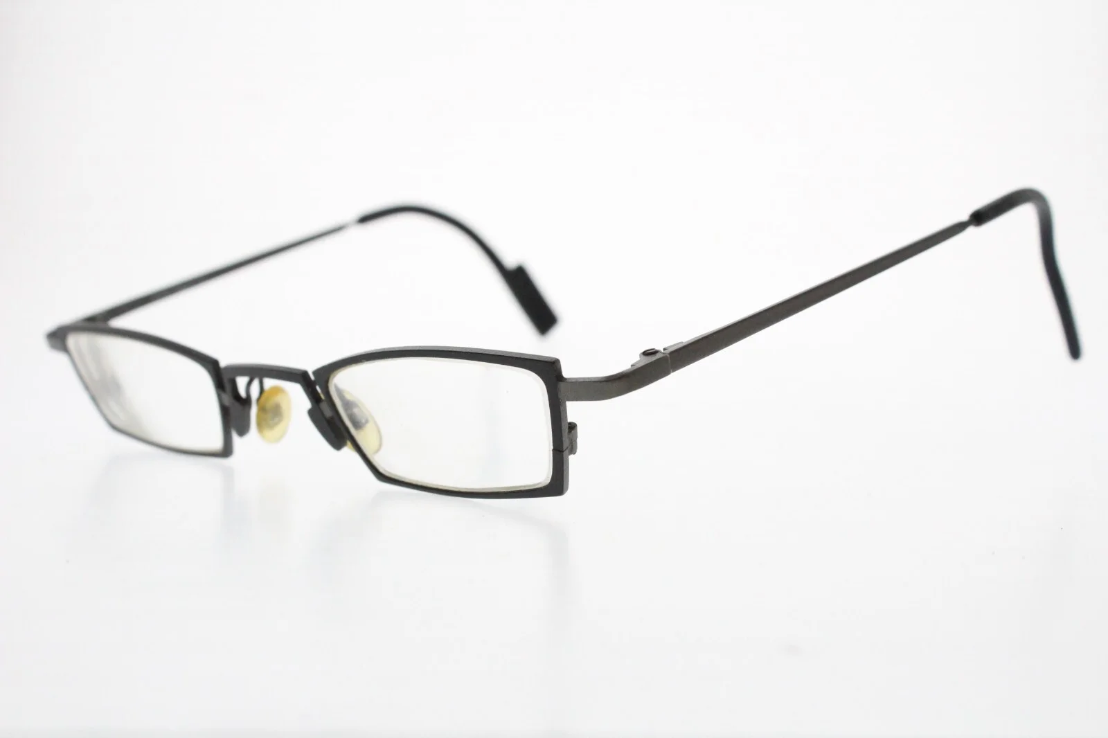 LA Eyeworks Pure Titanium FLOTION Black Gray Cat Eye Geometric Case 41/17 mm 2