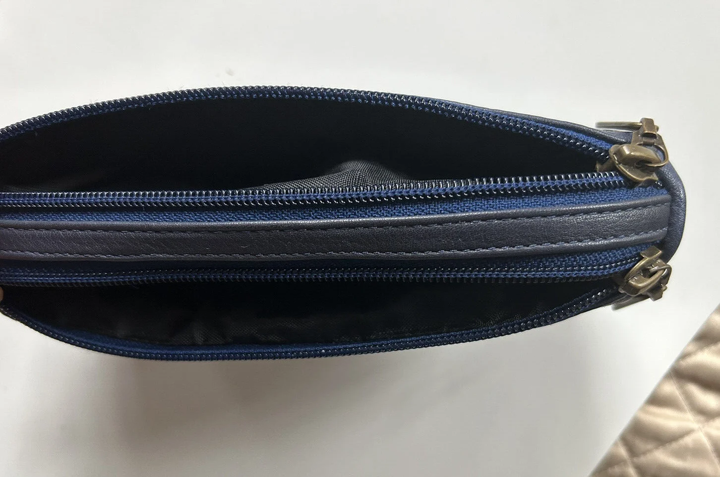 Levenger Double Eyeglass Blue Leather Belt Loops Travel Padded Zip Soft Case 3
