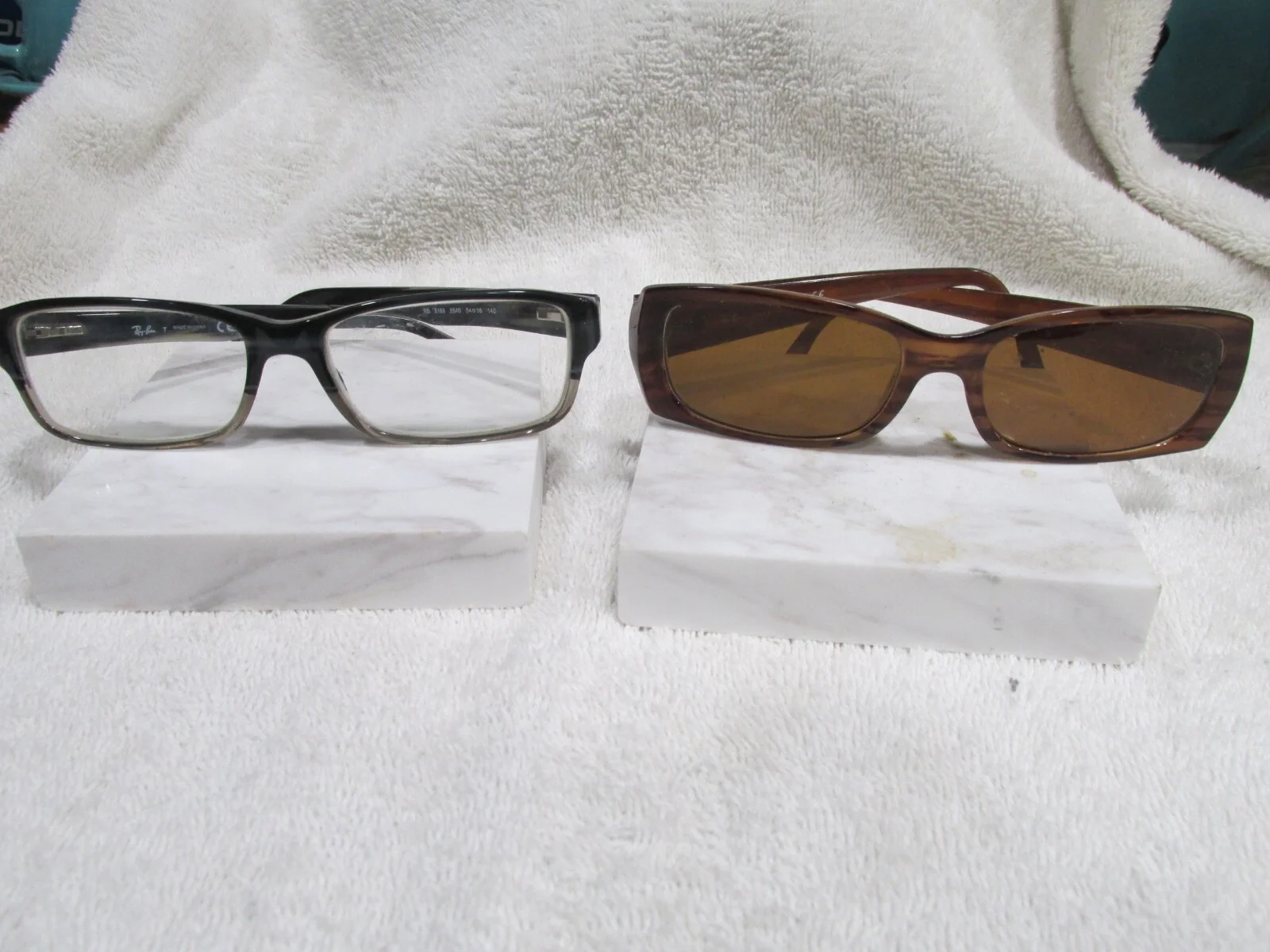 LOT OF 2 RAY BAN EYEGLASSES FRAMES RB 5169-5540 & RB 4067-669