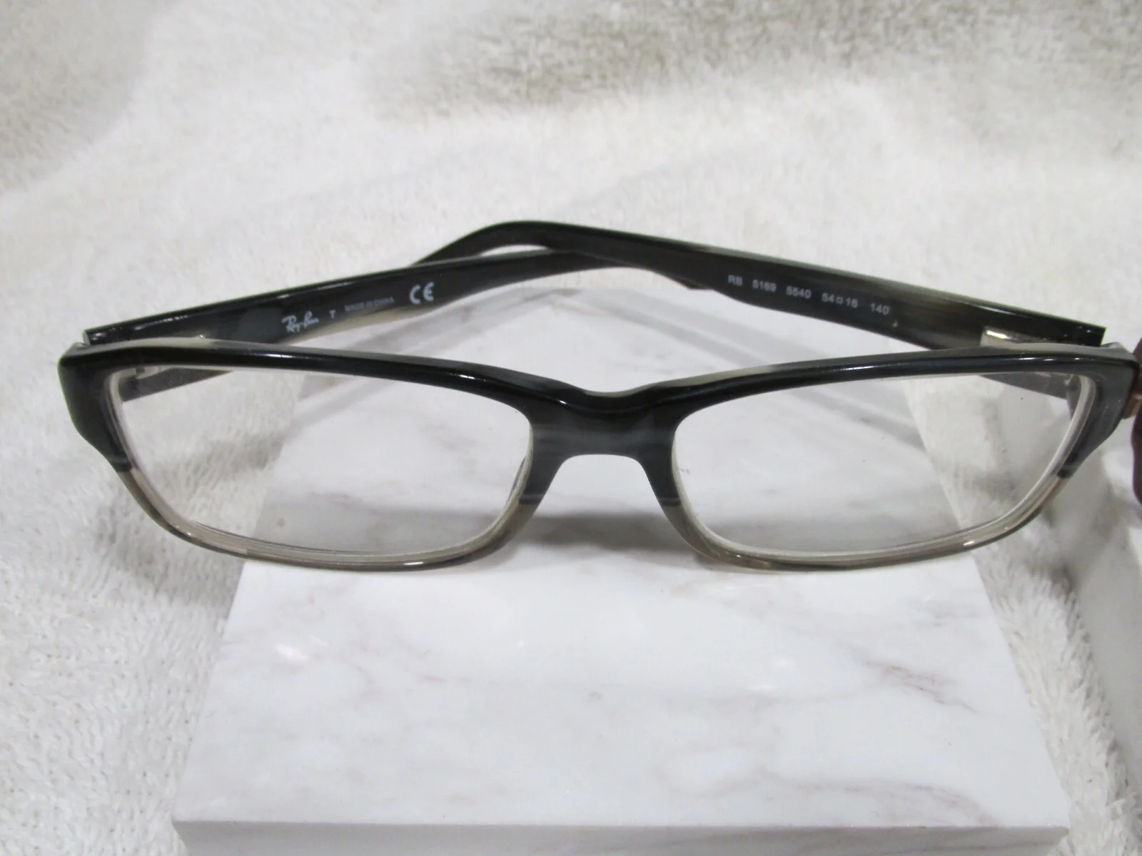 LOT OF 2 RAY BAN EYEGLASSES FRAMES RB 5169-5540 & RB 4067-669 2