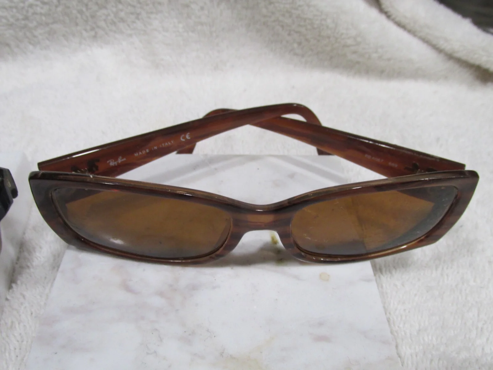 LOT OF 2 RAY BAN EYEGLASSES FRAMES RB 5169-5540 & RB 4067-669 3