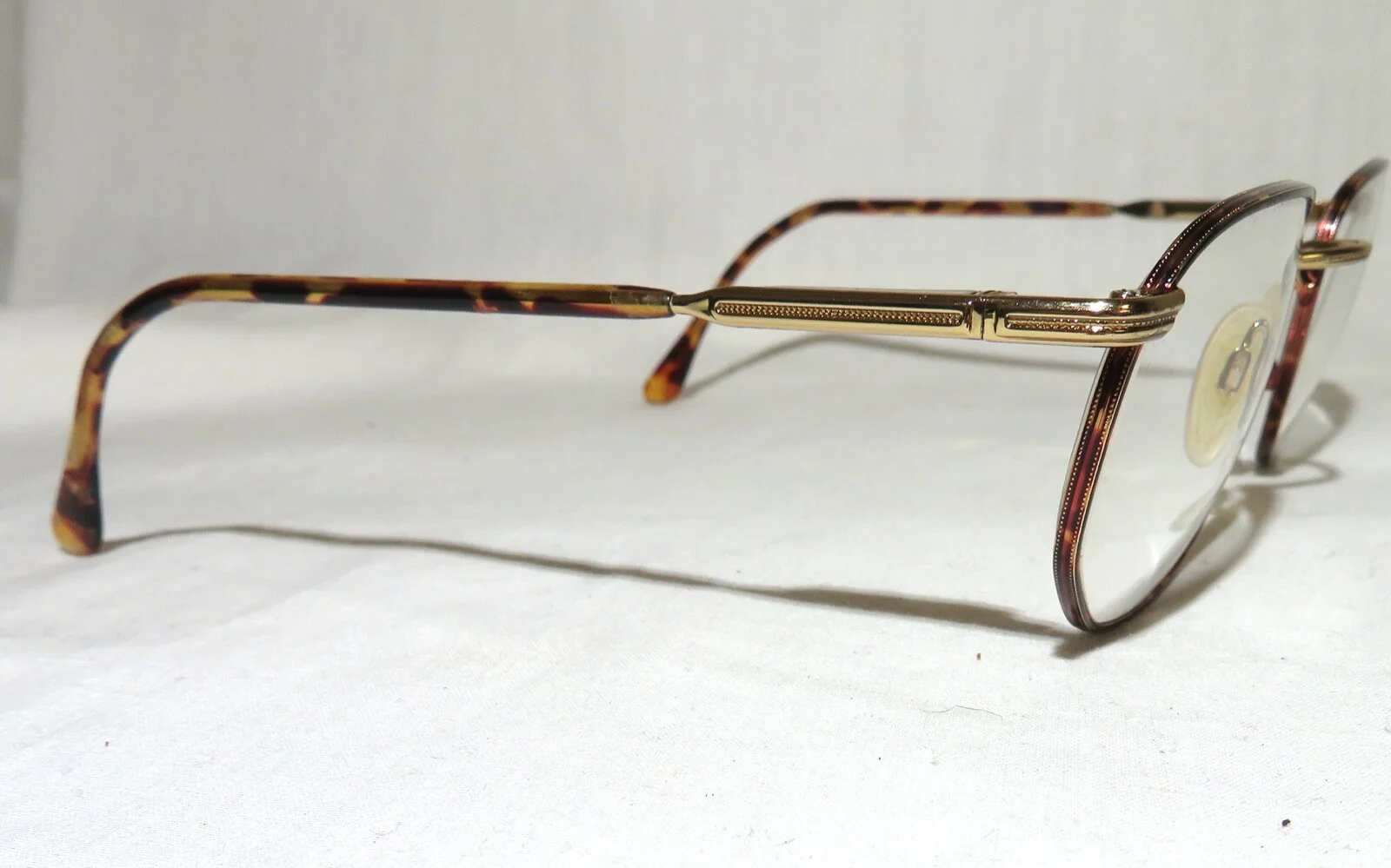 Luxottica Toledo eyeglass frames, 52-20-135 eyewear eyeglasses Gold/Darkshell 4