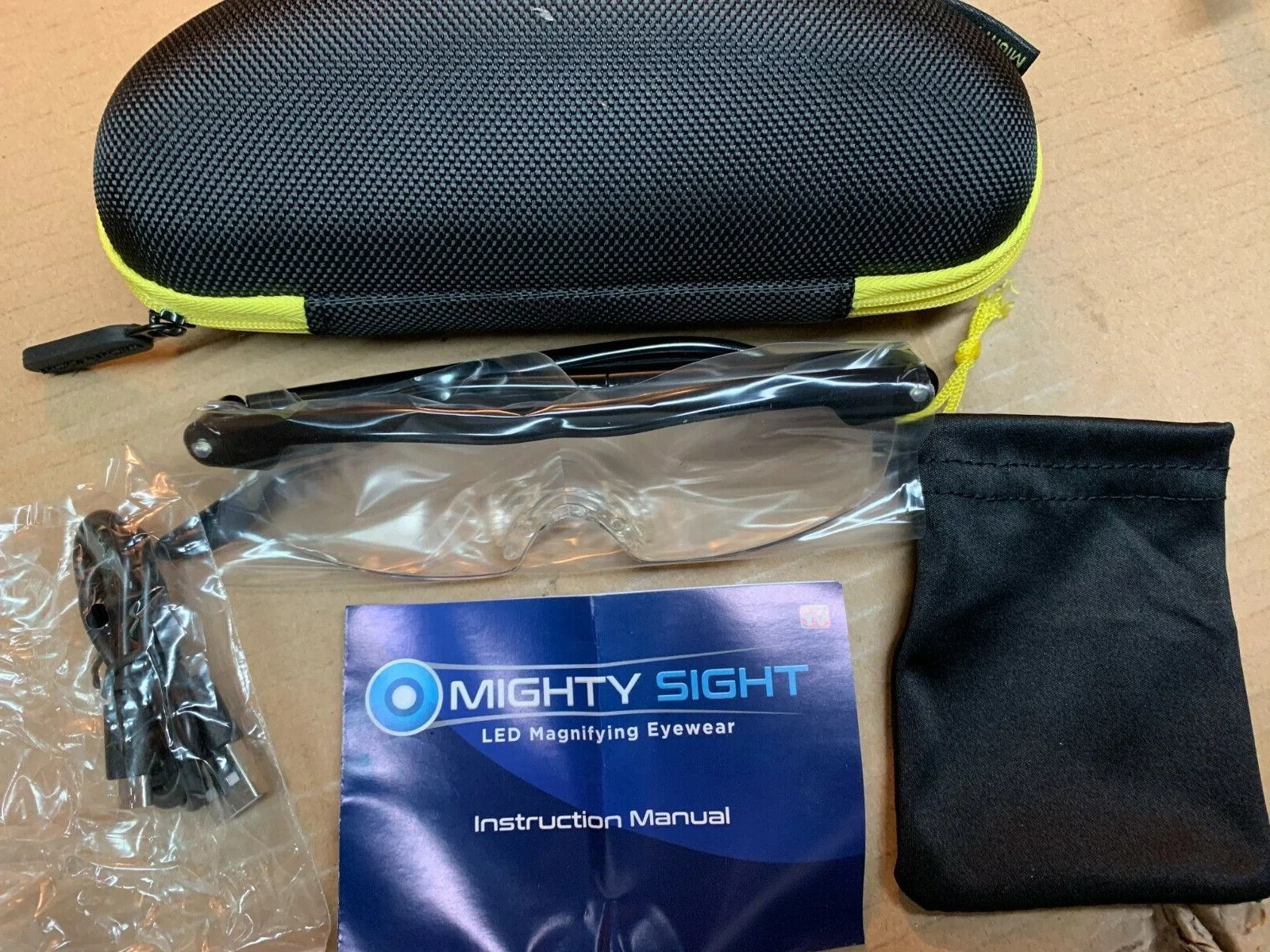 Magnifying Glass * Mighty Sight * with RECHARGEABLE LED Lights in carrying case
