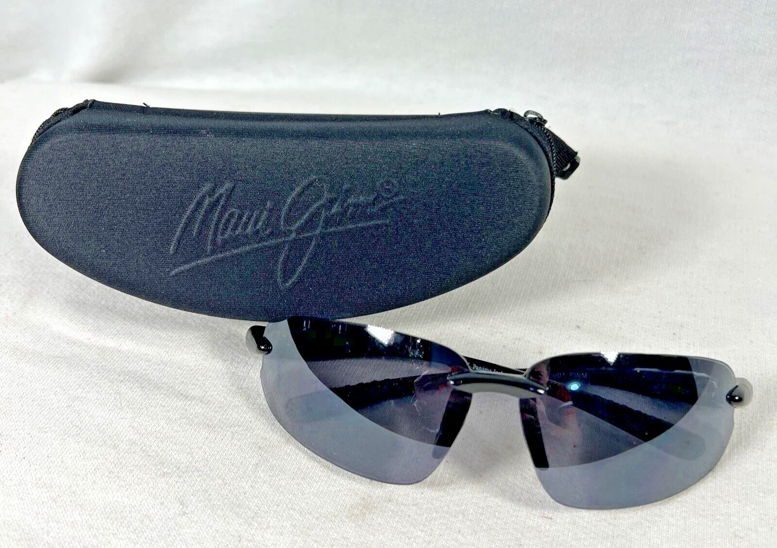 Maui Jim Black Nylon Zip Semi-Hard Sunglasses Case and Panama Jack Sunglasses