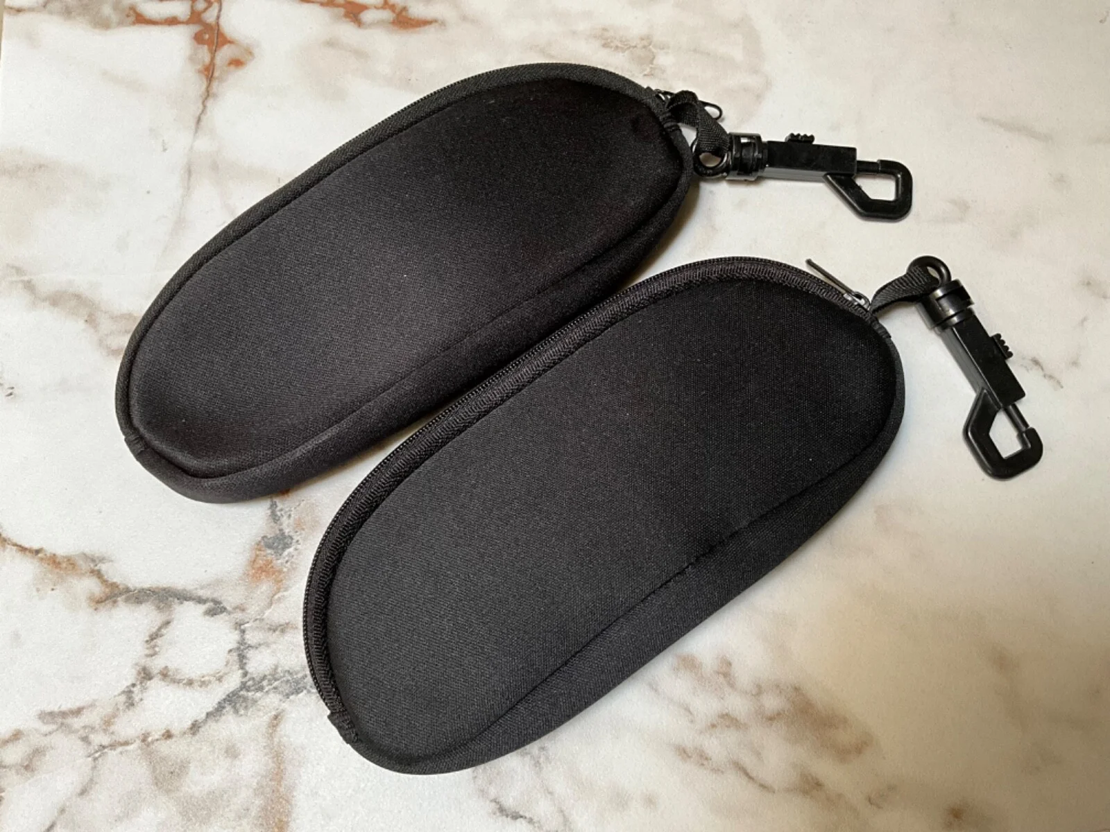 NEOPRENE FLOATING ZIPPERED EYEGLASS SUNGLASS POUCH CASE w/ CLIP HOOK