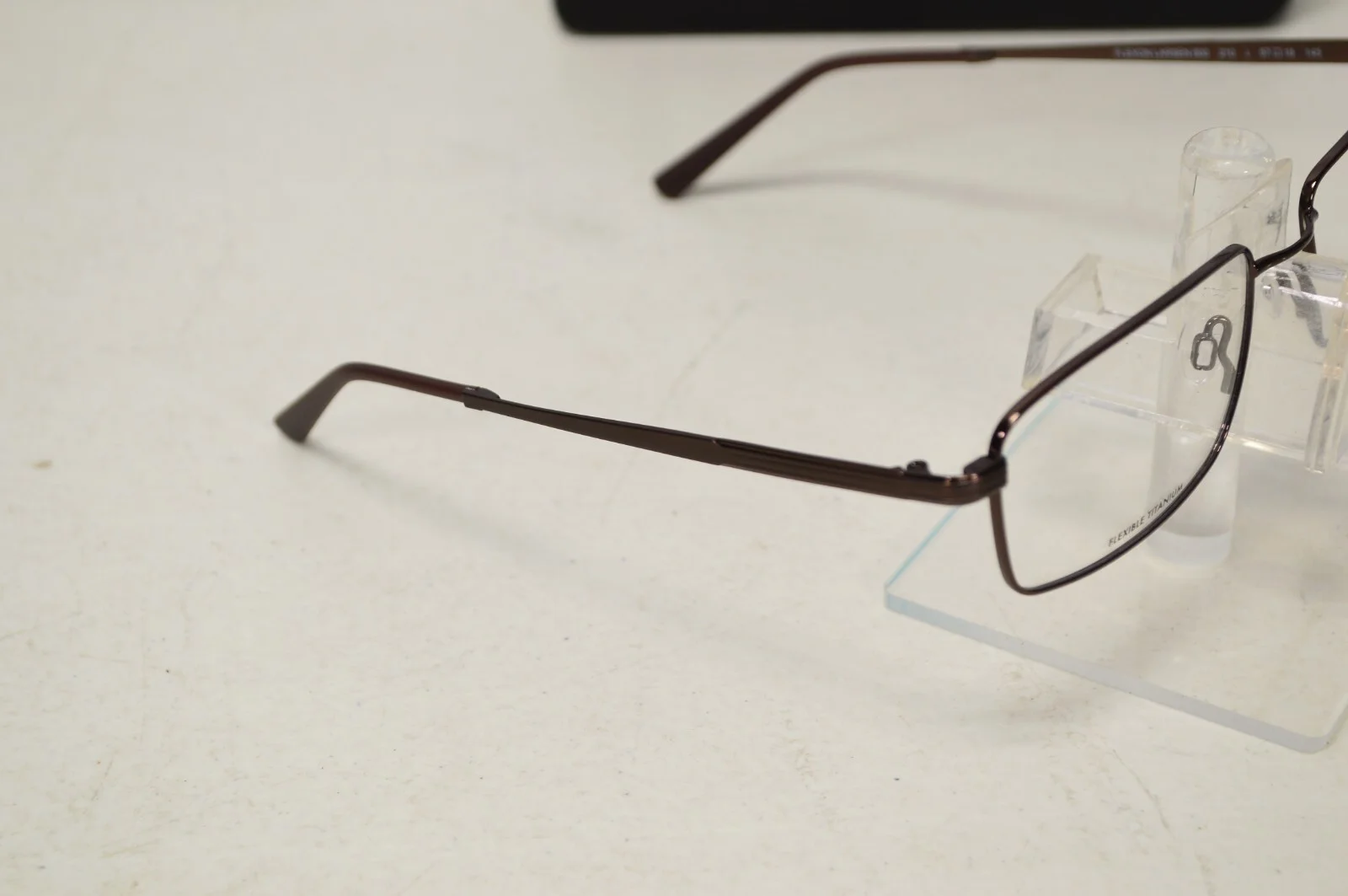 NEW Flexon Larsen 600 210 Flexible Titanium Brown Rectangle Eyeglasses 57/18/145 4