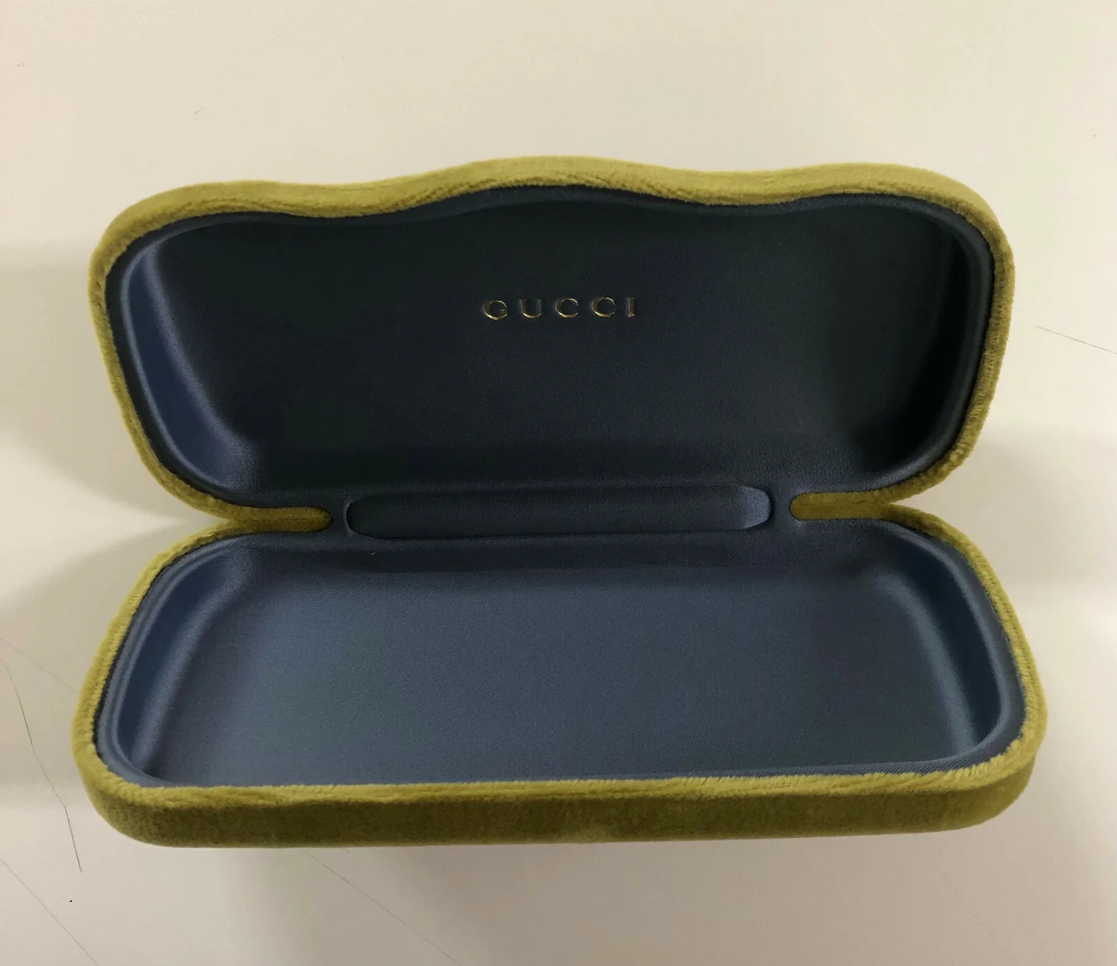 New Gucci Sunglasses Eyeglasses Case Gold Velvet Clamshell Small Gucci Case 3