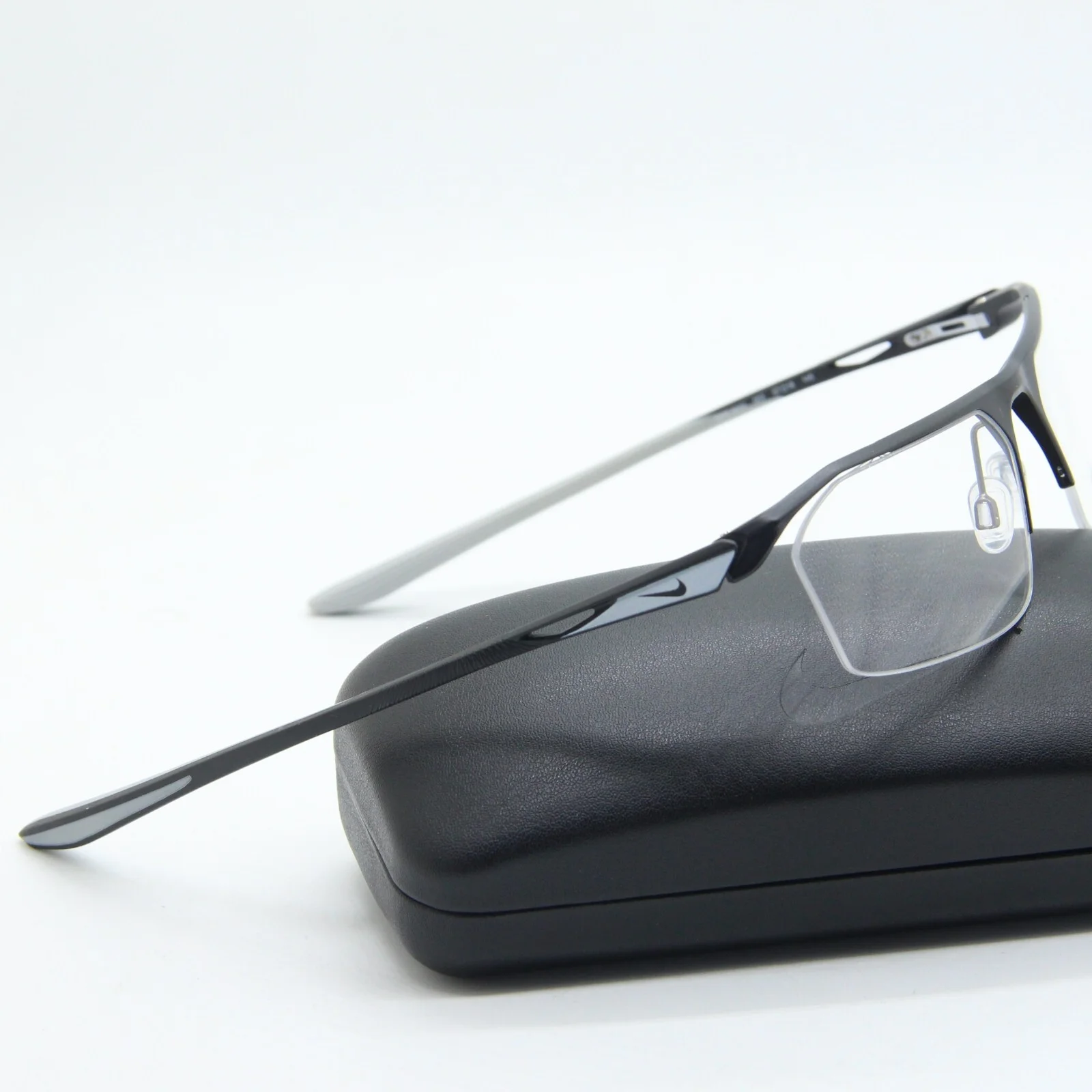 NEW NIKE 8050 003 GRAY BLACK AUTHENTIC EYEGLASSES W/CASE 57-18 2