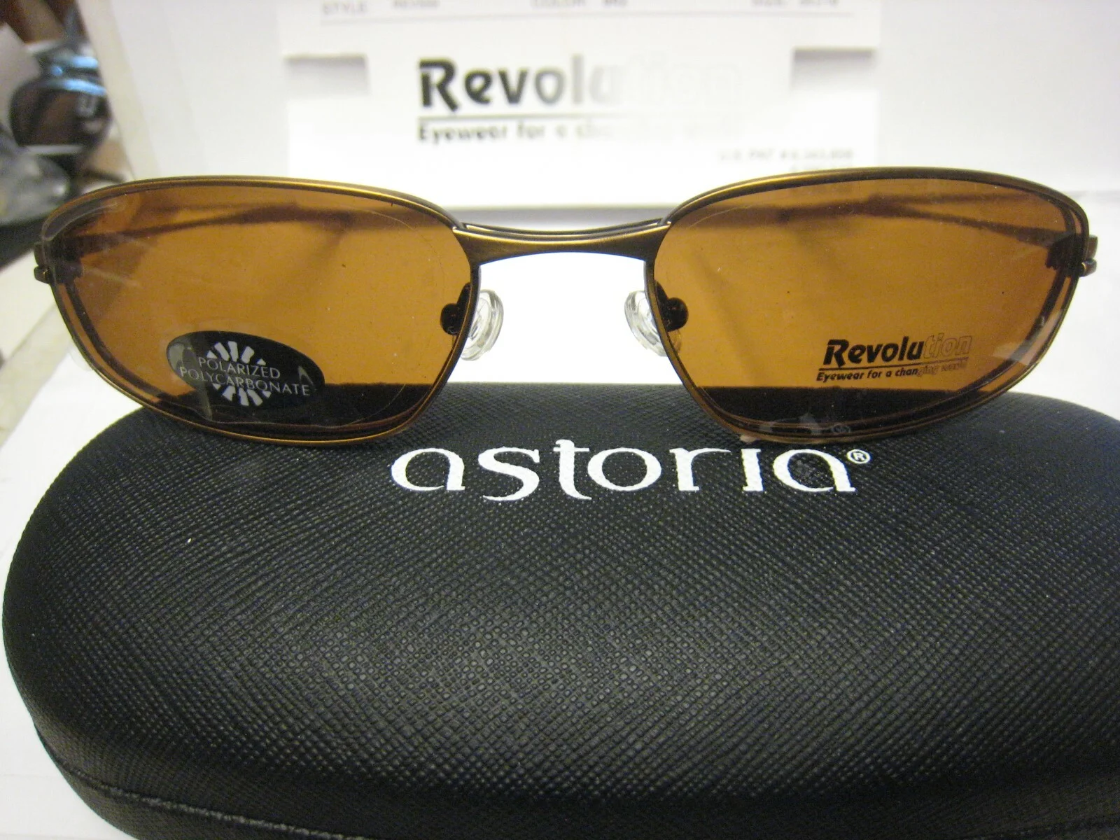 NEW Revolution Eyeglass WITH Magnetic SUN SHADE REV 559 in BRZ 55-19-140 2
