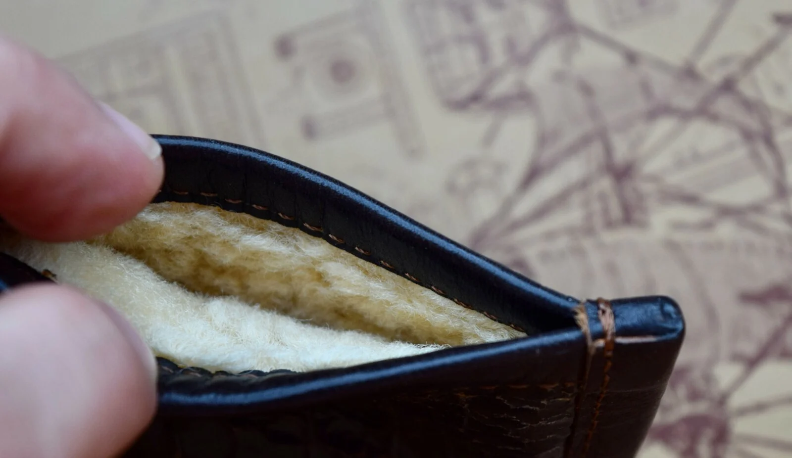 New RRL Ralph Lauren Vintage Military Shearling Cracked Leather Glasses Case 4