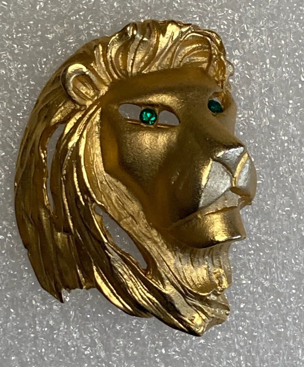 Nice Gold Tone Green Rhinestone Eyed Lion Head Eyeglass Holder Pin