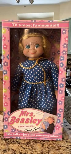 NOS VTG Talking Mrs Beasley DOLL w/ Glasses Collectible Family Affair Ladd 2000