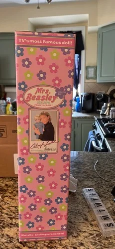 NOS VTG Talking Mrs Beasley DOLL w/ Glasses Collectible Family Affair Ladd 2000 2