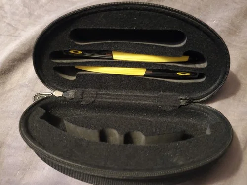 OAKLEY CROSSLINK TEMPLES & CASE ONLY. BARK/LEMON PEEL COLOR.
