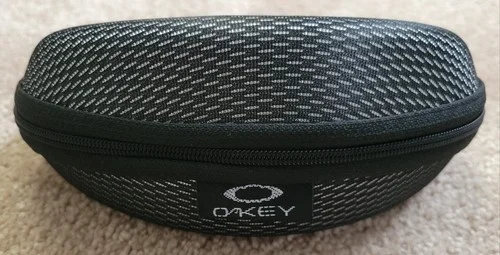 Oakley Eyeglasses/Sunglasses Hard Clamshell Case With Zipper (Gray & Black)