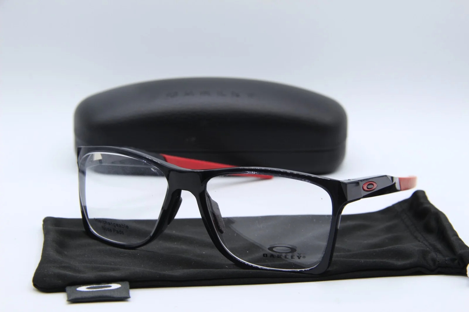 Oakley Hard Case W/cleaning Cloth And Box Eyeglasses Sunglasses NIB 2