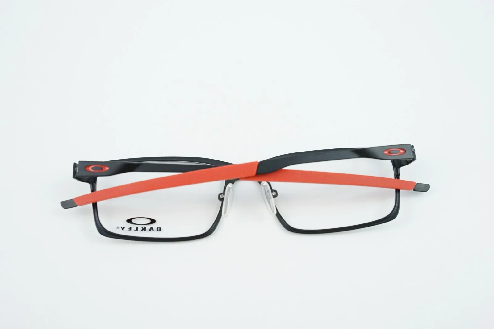 OX3232-0552 Oakley BASE PLANE Satin Black Red 52-17-141 Ducati Ferrari 3
