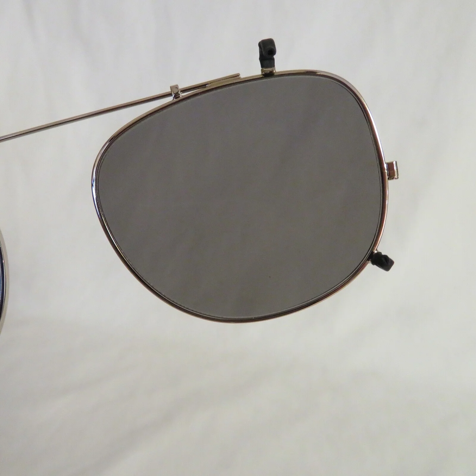 Phillip Lim Shayde Clip on Sunglasses for the Eyeglass Frame, green lens, New 4