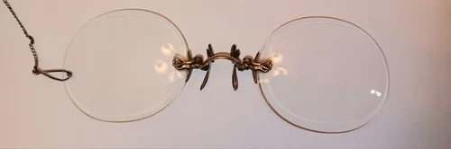 Pince-Nez Victorian Style Vintage eyeglasses with Hairclip. Excellent condition 3