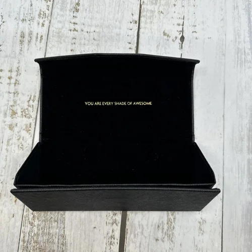 Prive Revaux Eyeglass Sunglass Black Case Magnetic Triangular Folds Flat 4