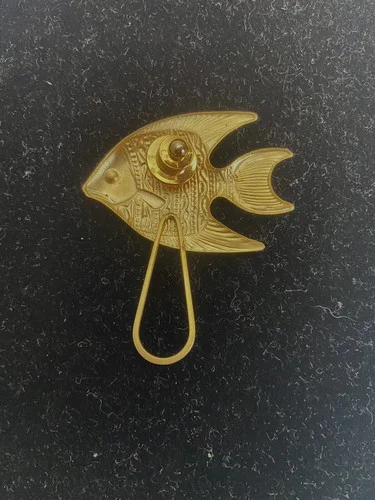 Rare Find Vintage Eyeglasses Holder Fish Gold Tone Brooch/Pin 2