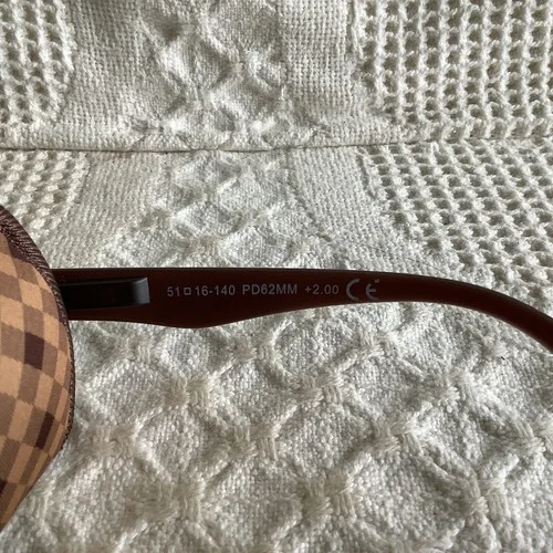 Reading glasses Cheaters Foster Grant E-Z READER Hugo Free Case +2.00 2