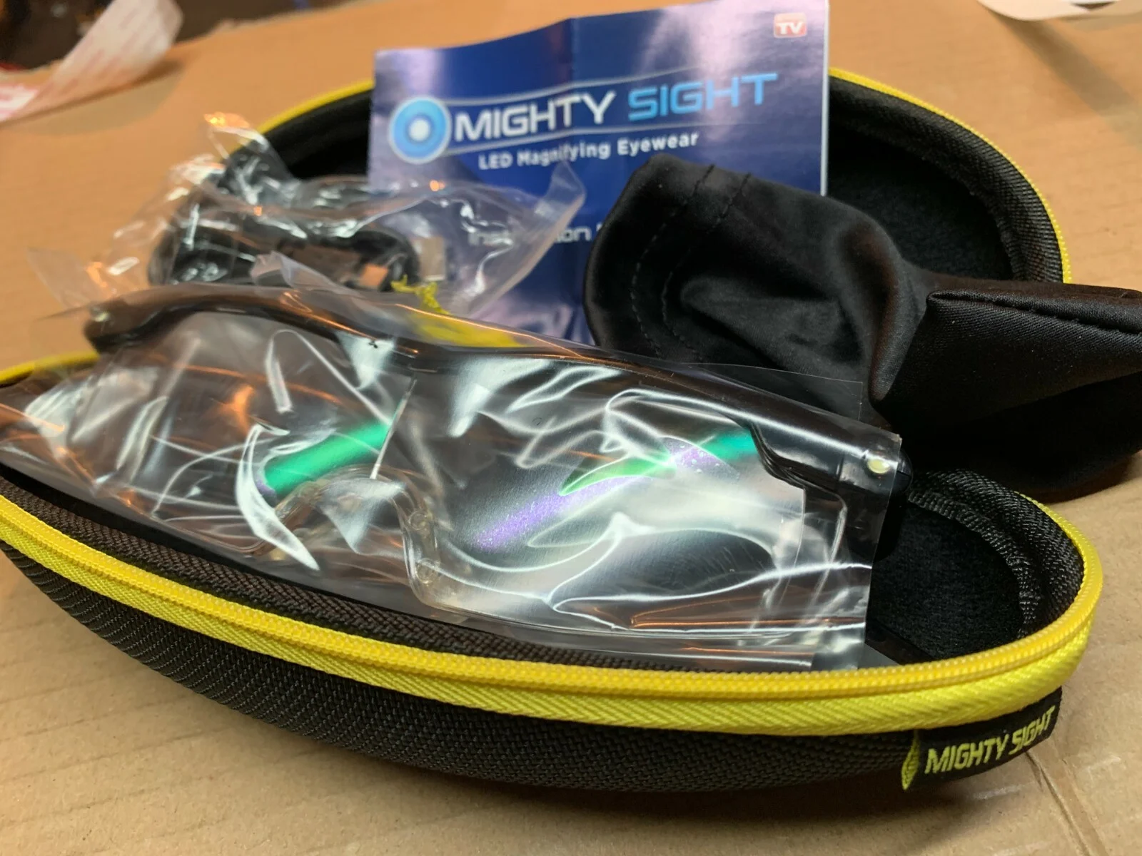 RICHARGEABLE LED MAGNIFYING READING GLASSES WITH free case MIGHTY SIGHT ONTEL 2