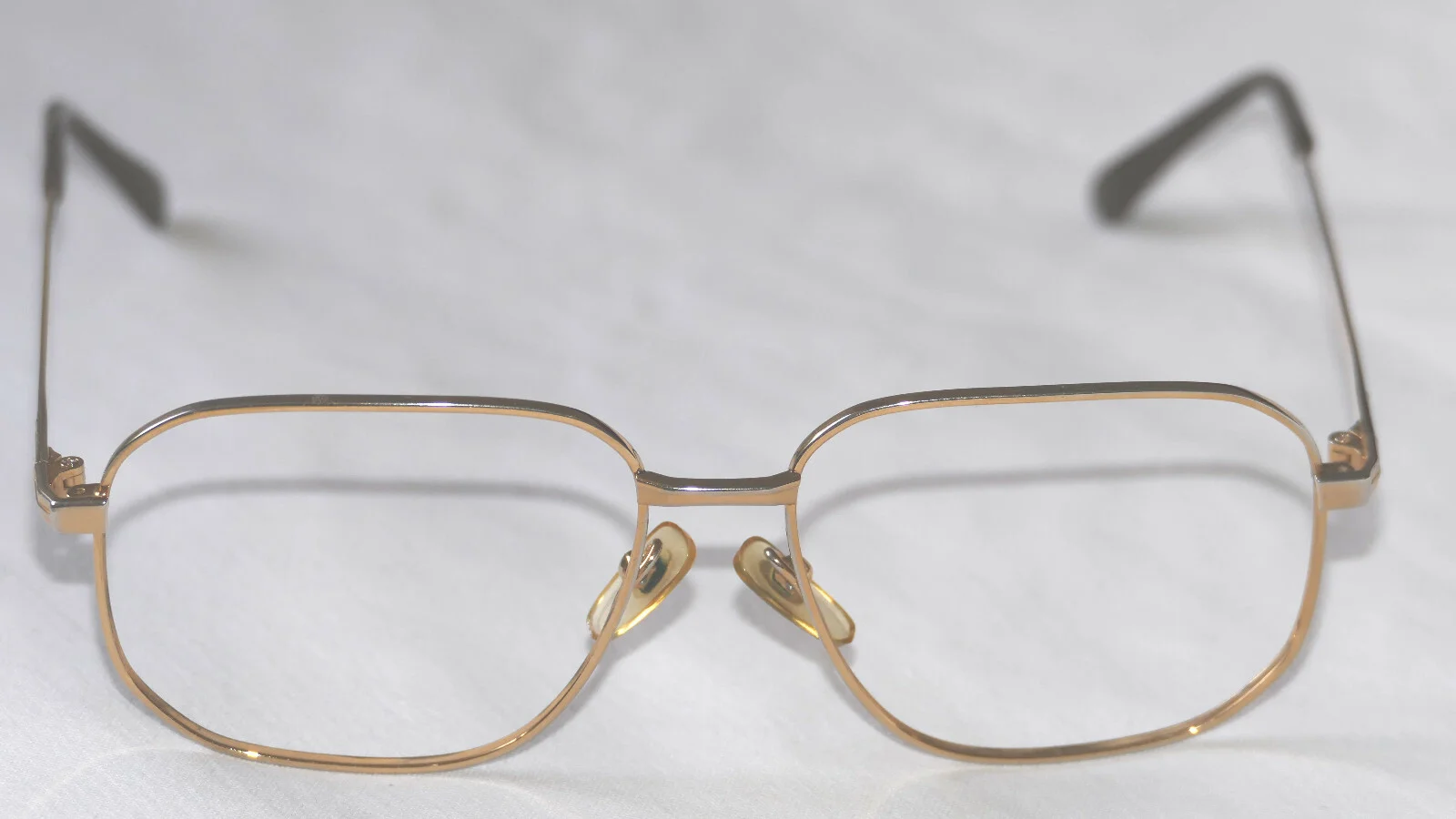 Santa Barbara Polo Gold Frame 56-16 143 circa 1990s USA Made !!! 2
