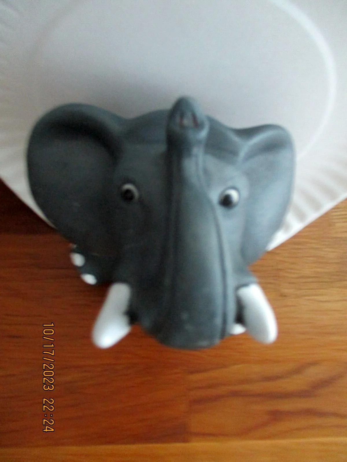 Sitting ELEPHANT Eyeglasses Holder Stand Resin Funny 2
