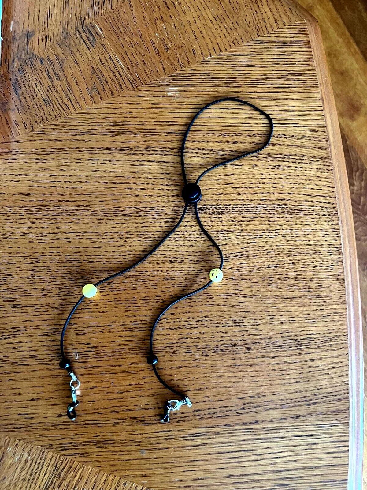 SMILEY FACE EMOJI EYEGLASSES SUNGLASSES MASK HOLDER ADJUSTABLE CHAIN NECKLACE 3
