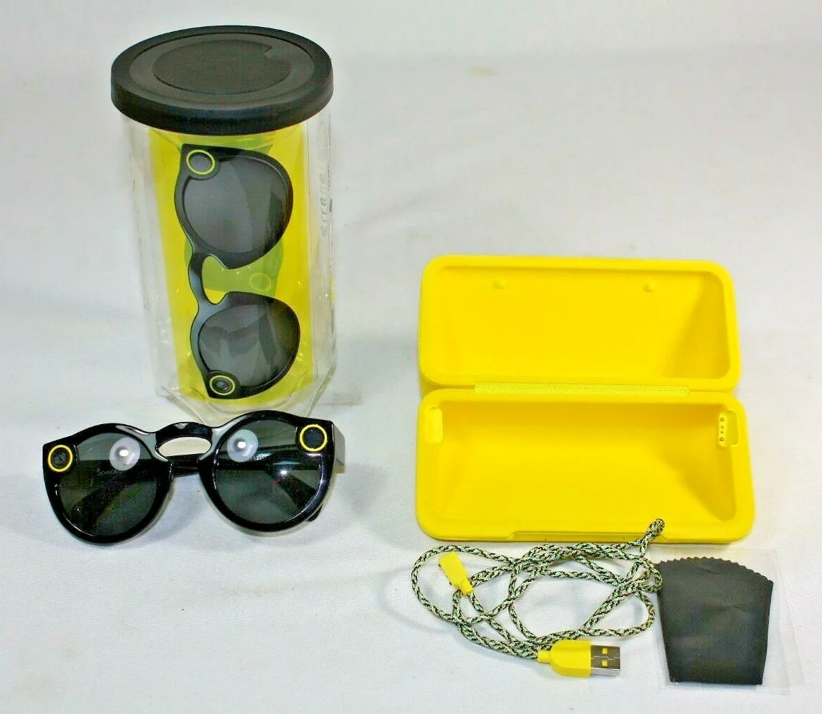 Snapchat Spectacles Original Set W cable and case. Case does not charge. 2017