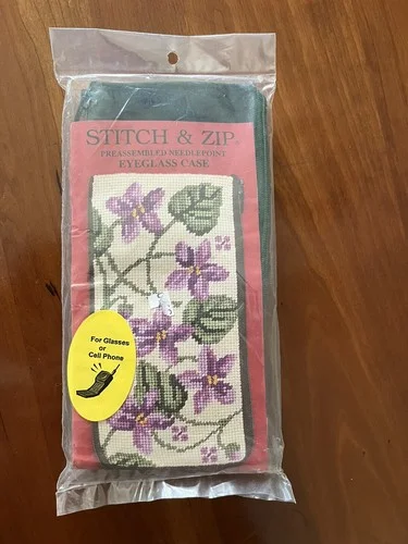 Stitch and Zip Eyeglass Case Kit #SZ344 Violets Green White NIP