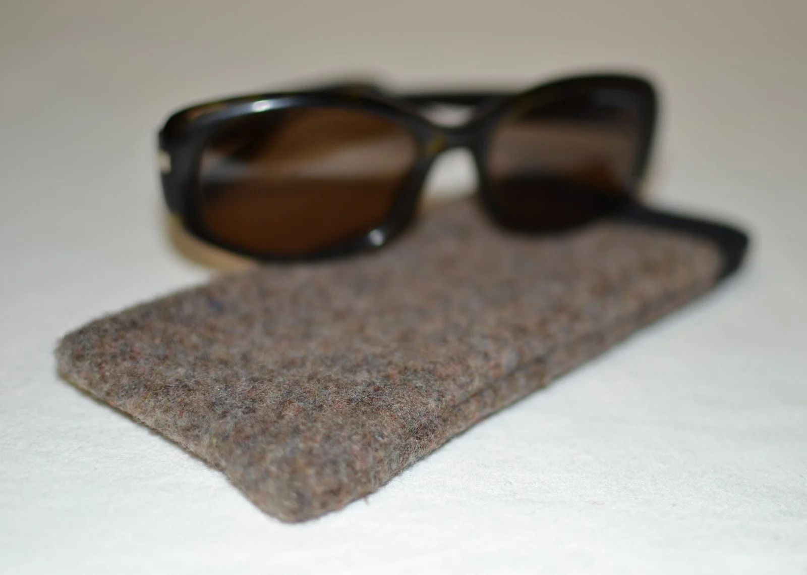 SunGlasses Eyeglasses Case Mineral Umber Brown Yakima Camp wool blanket camper