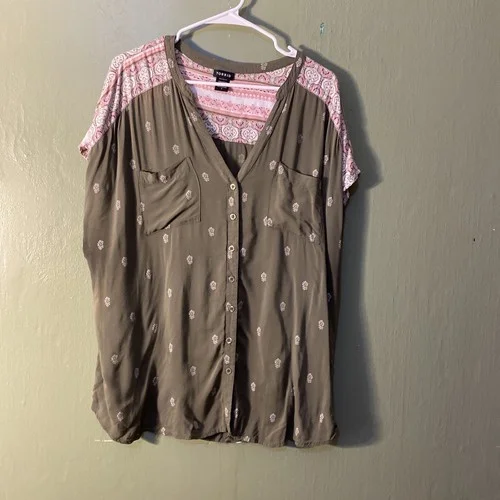 Torrid 2 2XL Multicolored V-Neck Button Up Cap Sleeve Boho Shirt Olive Green