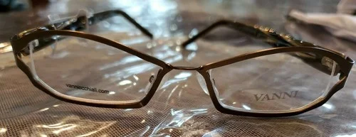 VANNI BY NICO DESIGN EYEWEAR FRAME. ITALY .V3261 c349 50-18 135mm retail $180.00