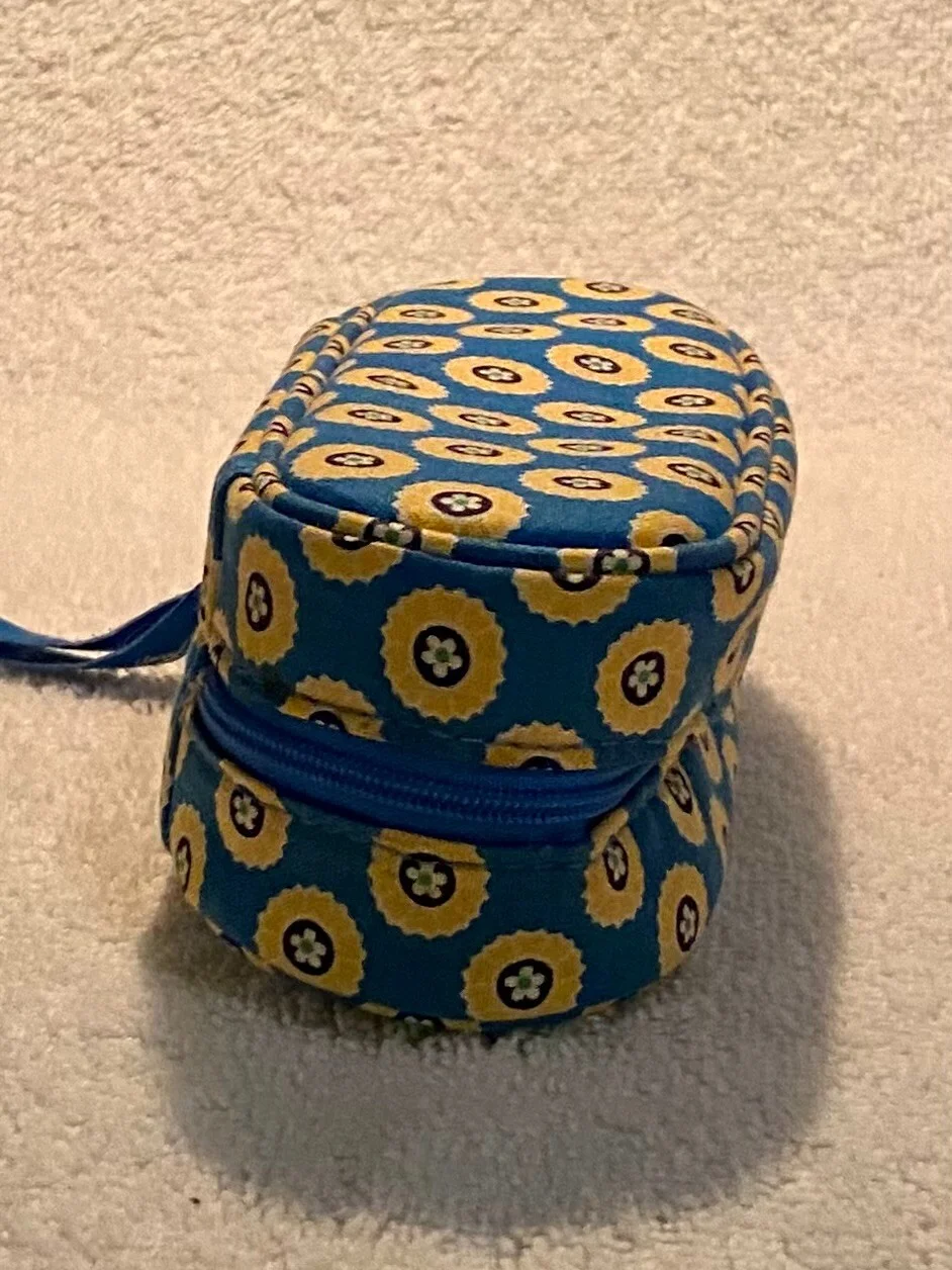 Vera Bradley eyeglass case Riviera pattern blue soft zip around 2008 2