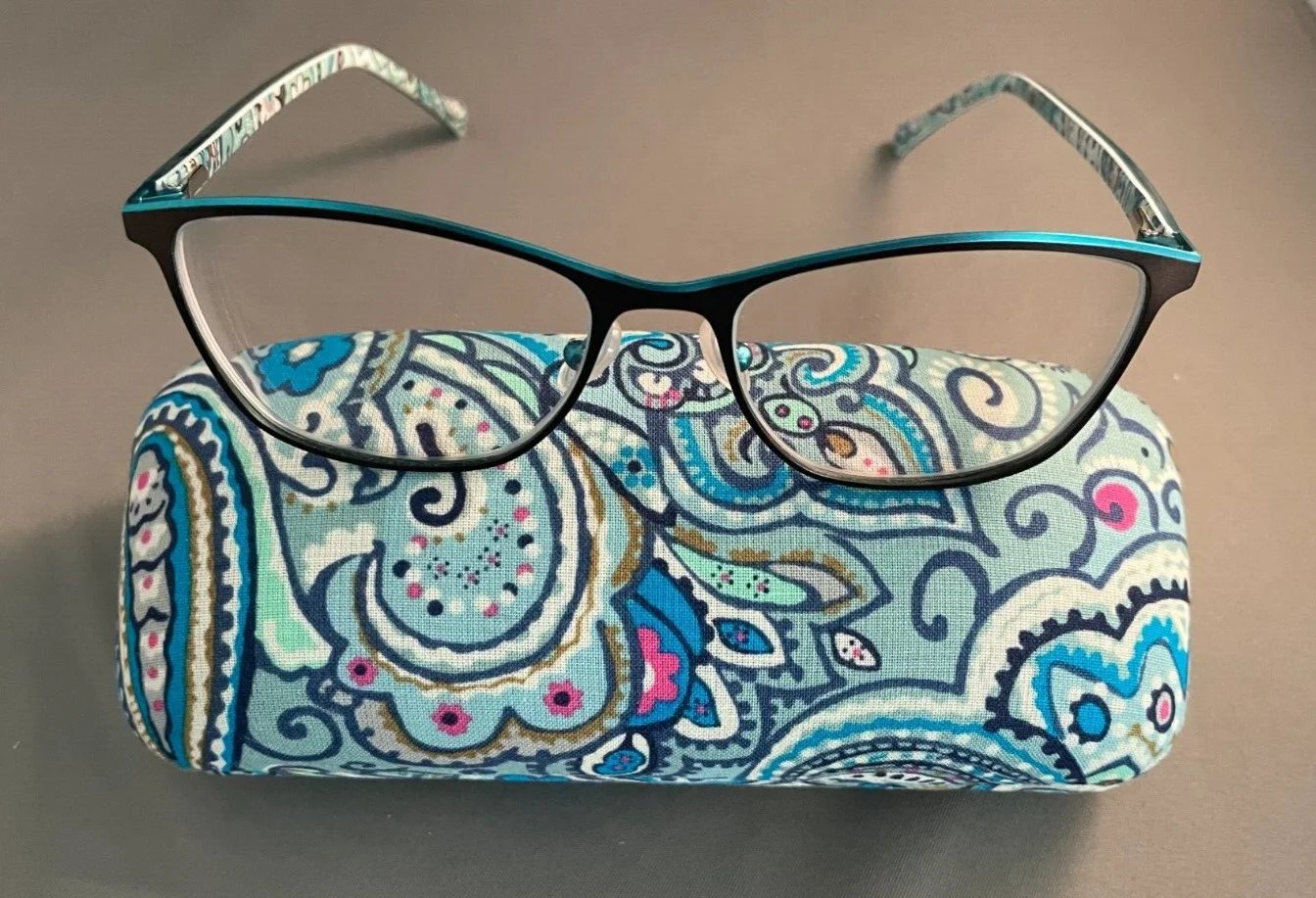 Vera Bradley Eyeglass Frames - Daisy Dot Paisley 52016-135 Metal Frame Hard Case