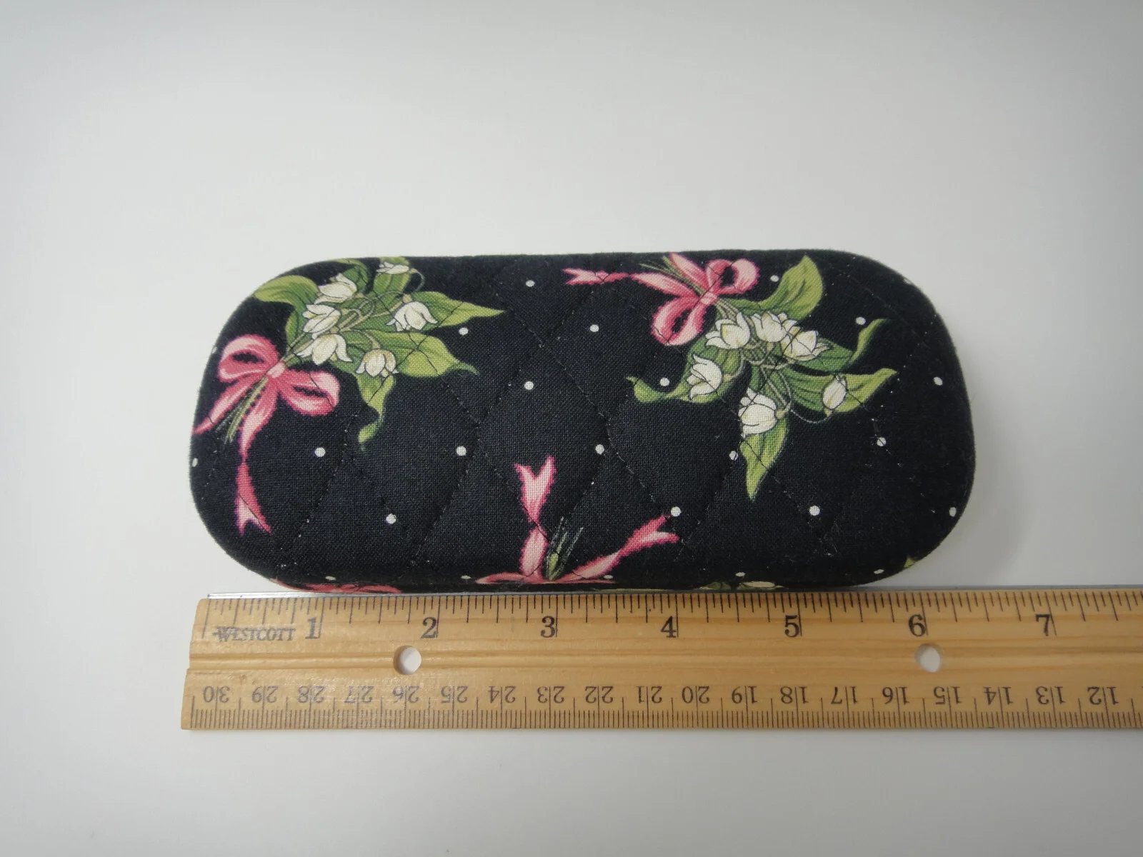 Vera Bradley New Hope Quilted Hard Eyeglass Case Lily Of The Valley Pink Ribbon 4