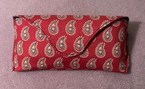 VERA BRADLEY Petite Red Bandana Paisley Eyeglass Case Rare NWT $24