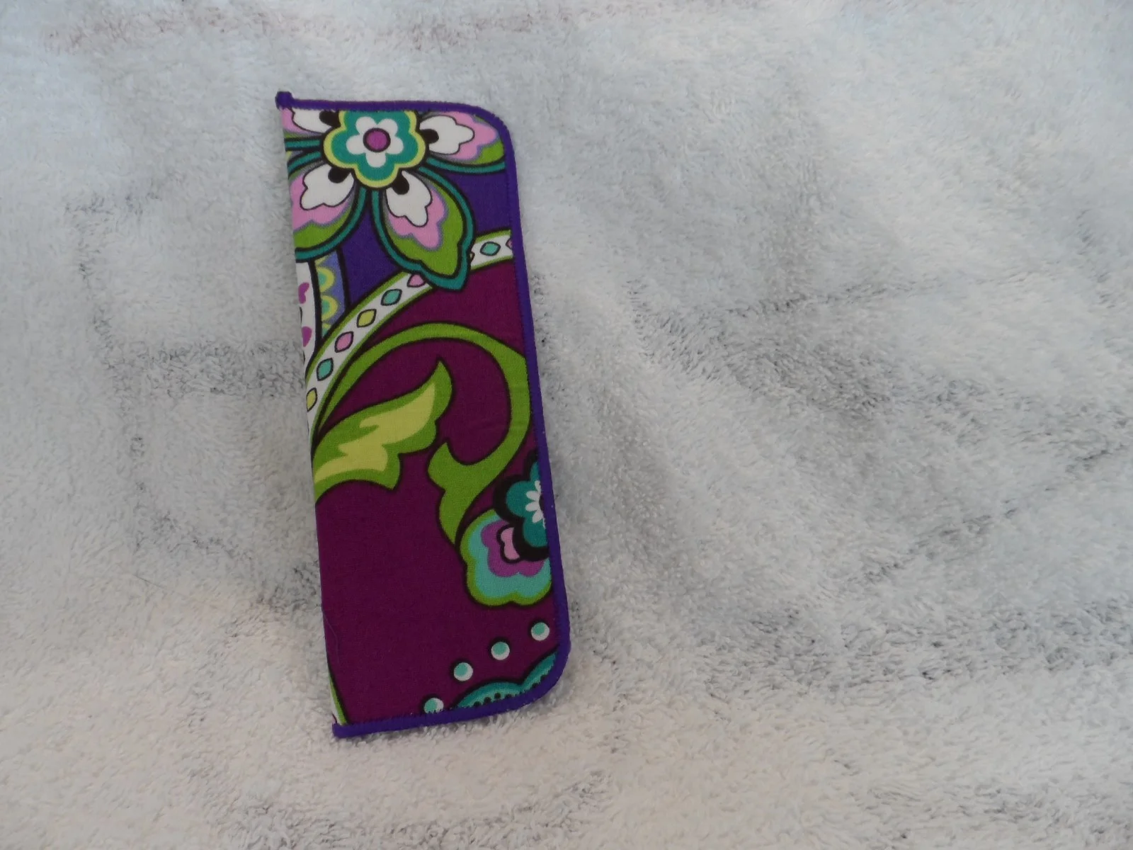 Vera Bradley readers slim eyeglass case in Sittin In A tree Pattern
