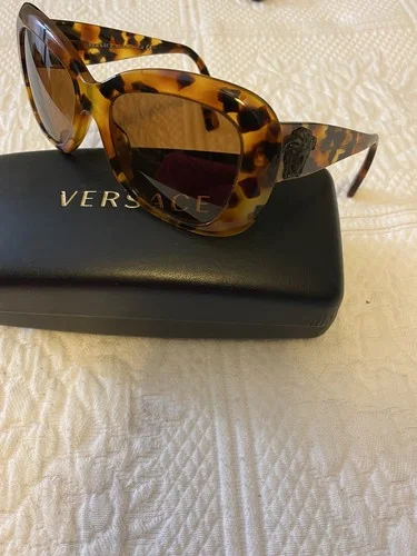 Versace sunglasses frames has Rx lens in selling For Frames Only