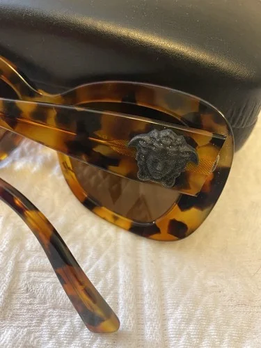 Versace sunglasses frames has Rx lens in selling For Frames Only 3